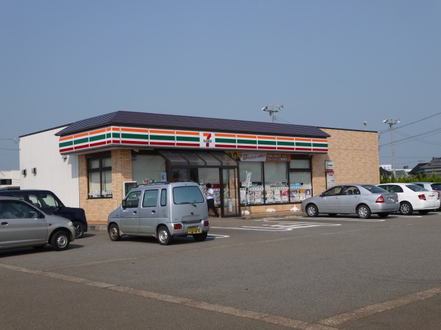 Convenience store. Seven-Eleven swallow Higashioda store up (convenience store) 285m