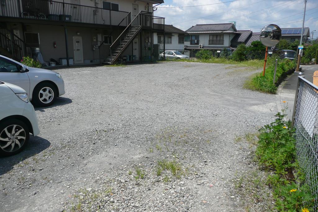 Parking lot. Second unit per month 2,000 yen