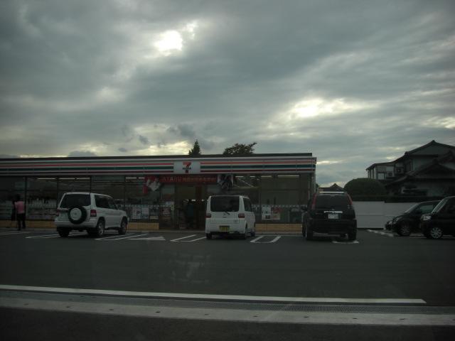Convenience store. Seven-Eleven 500m to Oita Yokota chome shop