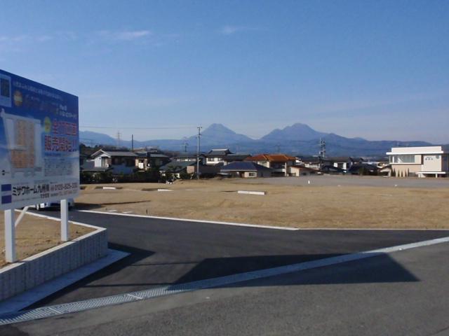 Local land photo. Construction already local. Located in the heart of Fujimigaoka. 