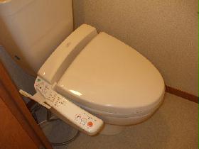 Toilet. With a heated toilet seat ☆