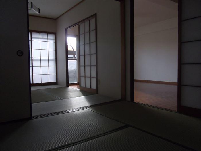 Non-living room. Japanese-style room, which even after the 3:00 pm day plug in