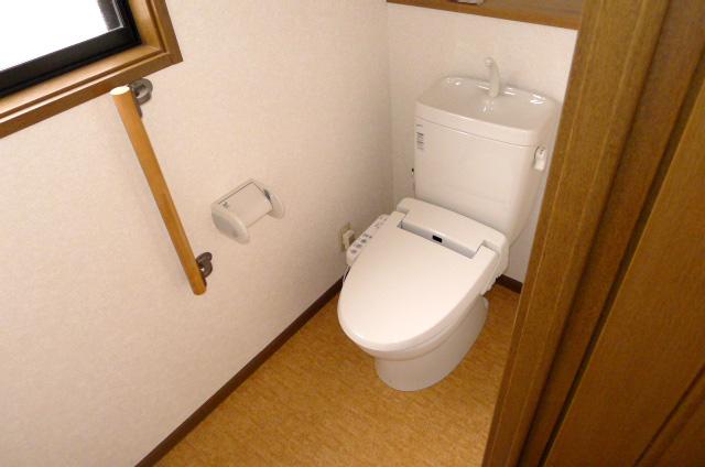 Toilet. First floor toilet