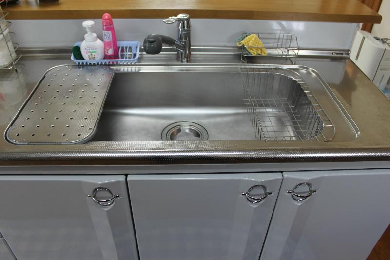 Same specifications photo (kitchen). This is useful in a wide sink. 