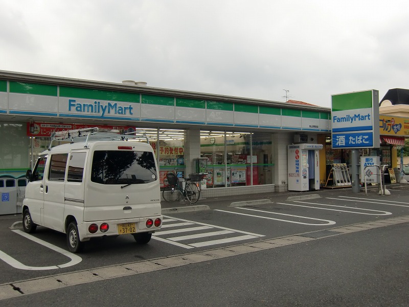 Convenience store. 3583m to FamilyMart Akaiwa Nakajima store (convenience store)