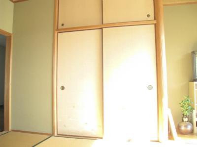 Receipt. Second floor Japanese-style room storage (April 2012) shooting