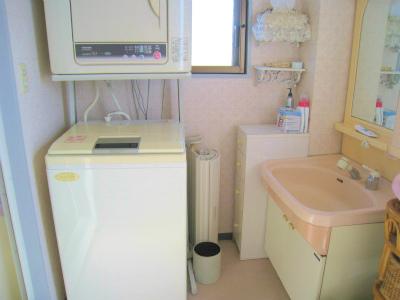 Wash basin, toilet. Washroom ・ Dressing room (April 2012) shooting