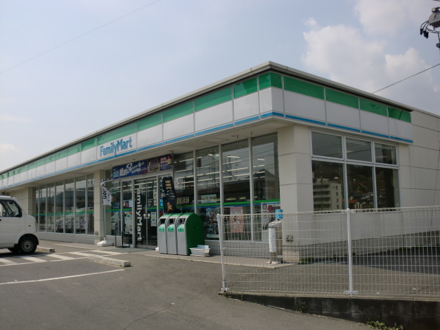 Convenience store. FamilyMart Satosho Satomi store up (convenience store) 432m