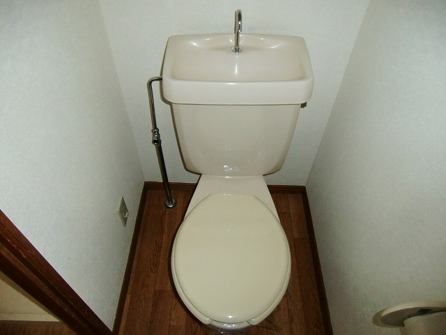 Toilet. It is the same type of room. In fact the different.