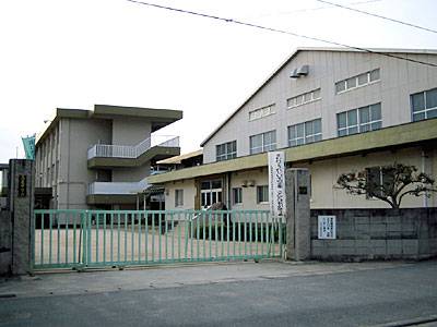 Junior high school. Takaya Junior 1660m High to School (Junior High School)