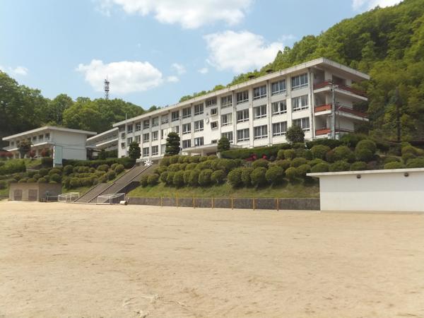 Junior high school. Ihara 2320m until junior high school