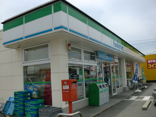 Convenience store. FamilyMart Kasaoka Tomioka store up (convenience store) 927m