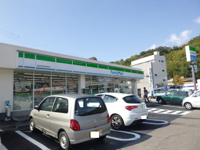 Convenience store. FamilyMart Kasaoka City Hospital before store up (convenience store) 376m