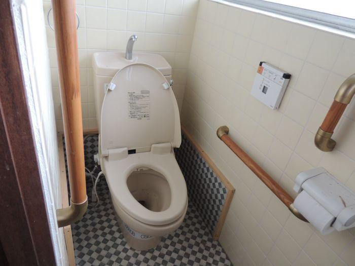 Toilet. Indoor (January 2013) Shooting