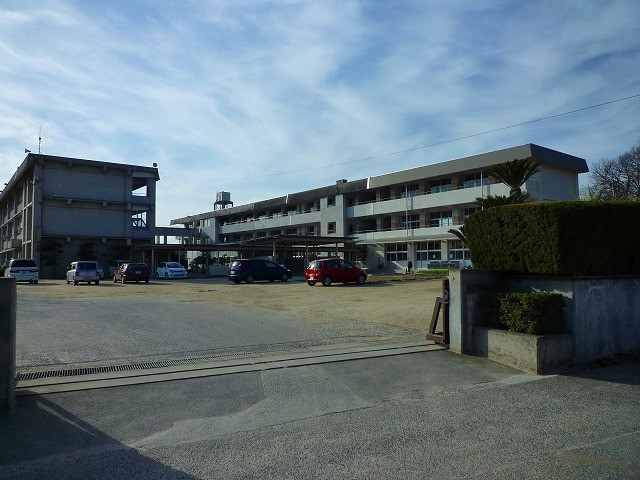 Primary school. 1659m to Kurashiki City longevity East Elementary School (Elementary School)