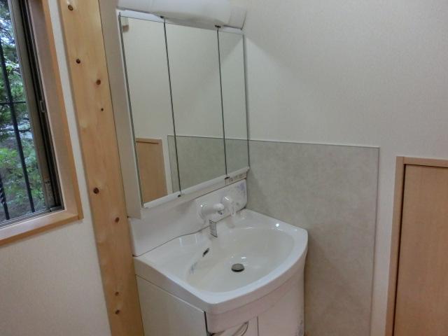 Wash basin, toilet. Indoor (September 2013) Shooting