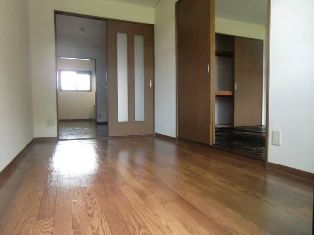 Living and room. Clean flooring!