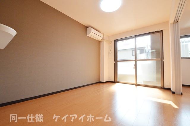 Living and room.  ☆ The same specification ☆ Day in the south also GOOD!