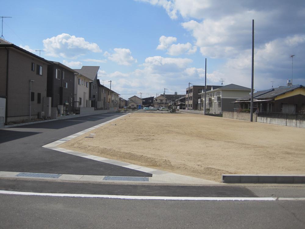 Local land photo. Minute gun land at completion