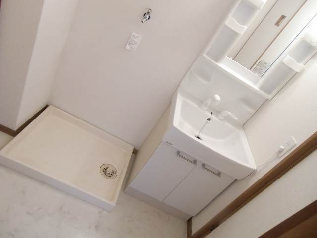 Washroom. Shampoo dresser with vanity ・ Indoor laundry Storage ☆