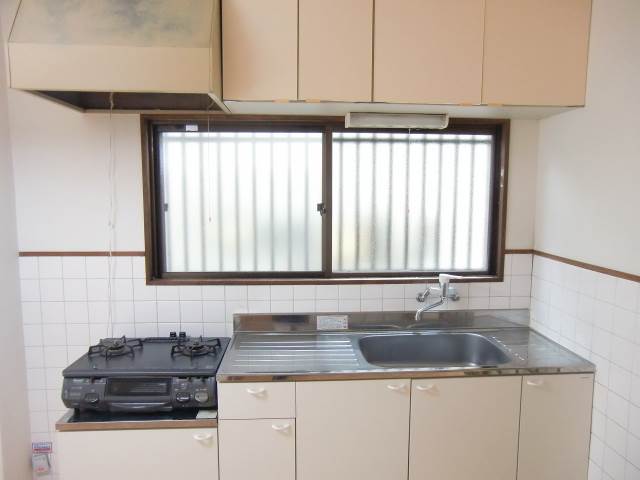 Kitchen. With window bright kitchen ☆ Two-burner stove ☆