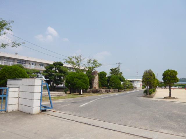 Primary school. Tsurajima to South Elementary School 630m
