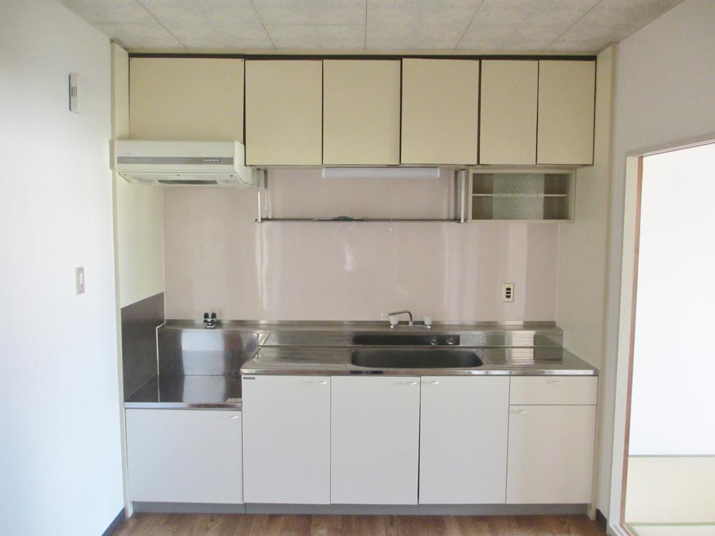 Kitchen. Because during the renovation it will be to reform before the room photo