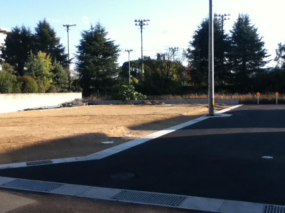 Local land photo. It is on the south side Kurashiki Sports Park ・ Green Budokan is visible site (November 2013) Shooting