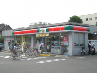 Convenience store. Thanks Kurashiki middle. Store up (convenience store) 785m
