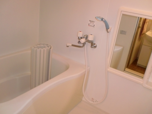 Bath. It is a mirror with your bathroom (* ^ _ ^ *)