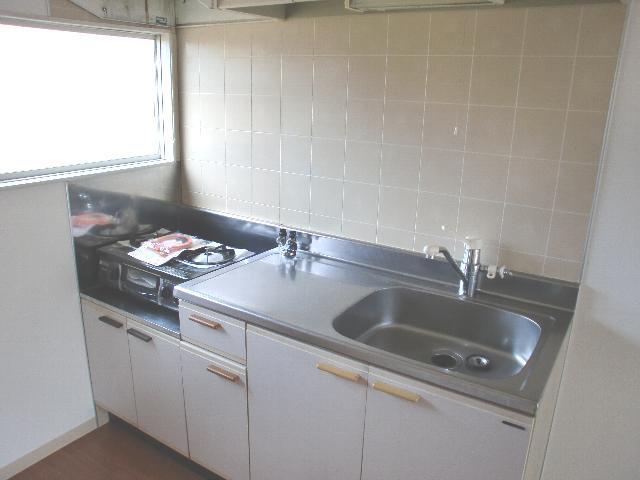 Kitchen. With gas stove