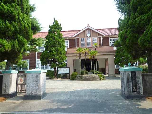 Junior high school. 1076m to Kurashiki Tatsunishi junior high school (junior high school)