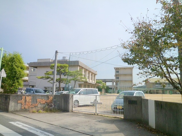 Junior high school. 386m to Kurashiki Tatsukita junior high school (junior high school)