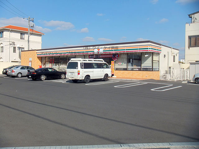 Convenience store. Eleven new Kurashiki 1-chome to (convenience store) 243m