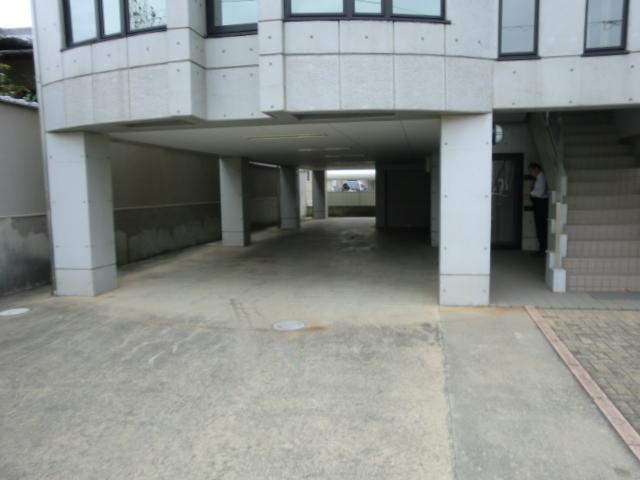Parking lot