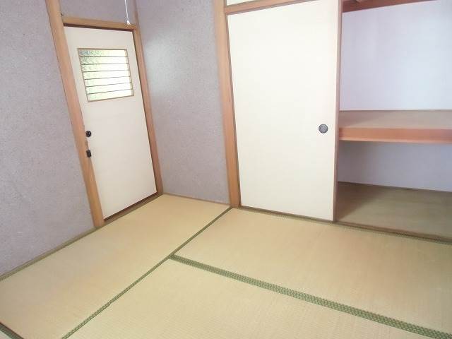 Living and room. Japanese-style room (second floor)