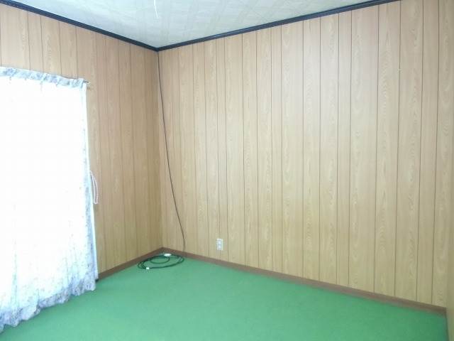 Living and room. Japanese-style room (second floor) ・ carpet