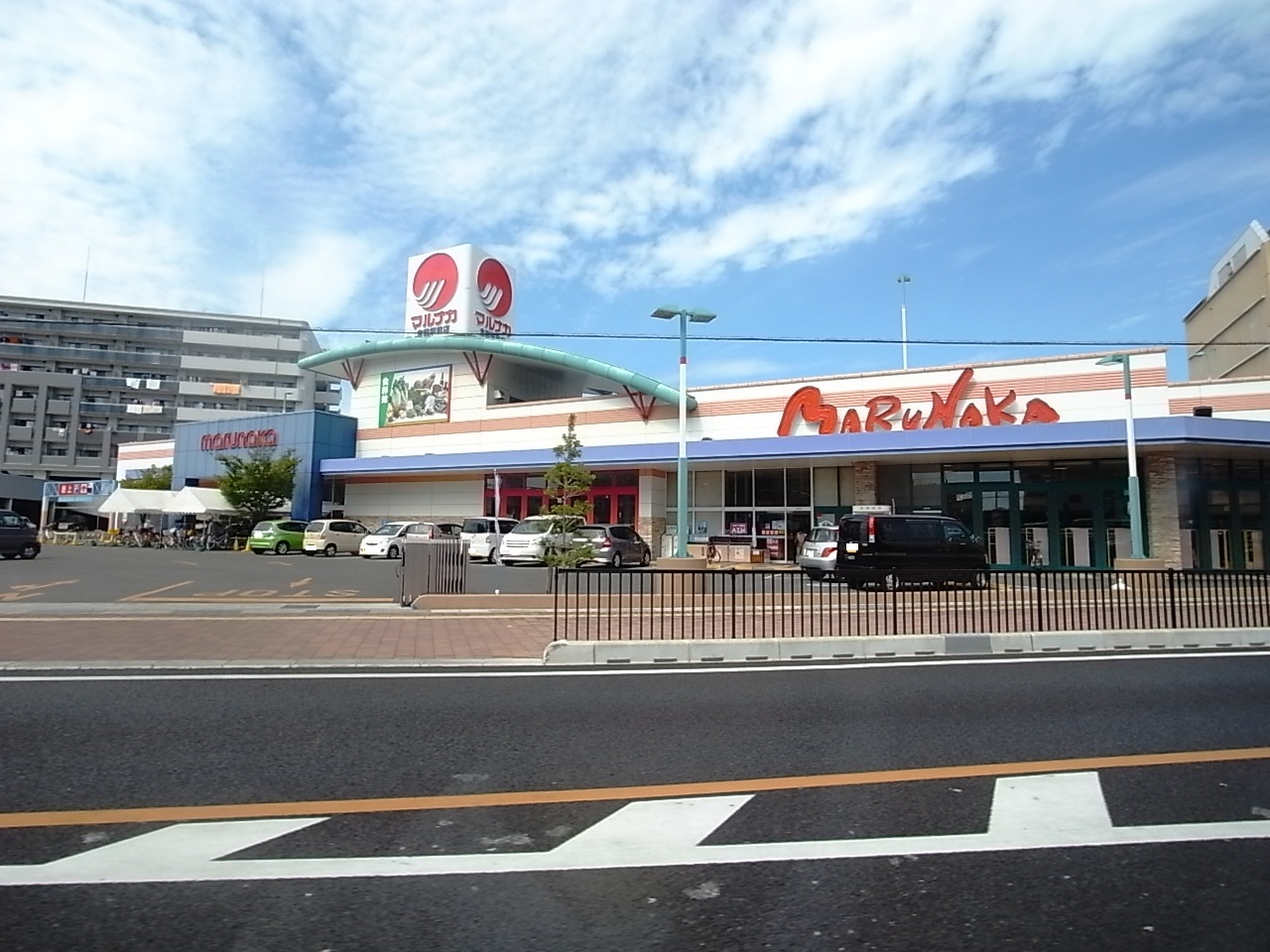 Supermarket. 1440m to Sanyo Marunaka Kurashiki store (Super)