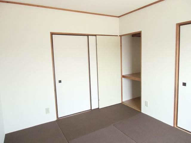 Living and room. Japanese-style room (6.0 quires southeast)