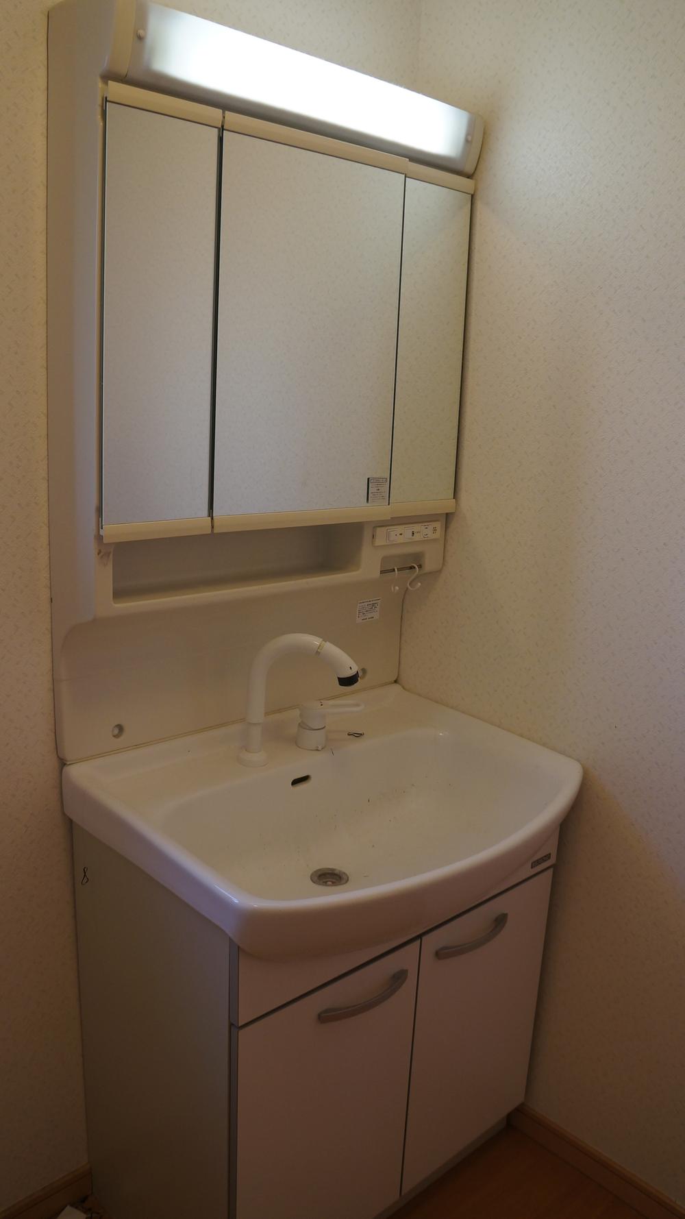 Wash basin, toilet. It is still beautiful even vanity ☆