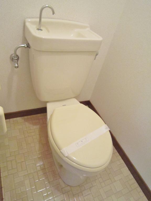 Toilet.  ☆  ☆  ☆ image ☆  ☆  ☆