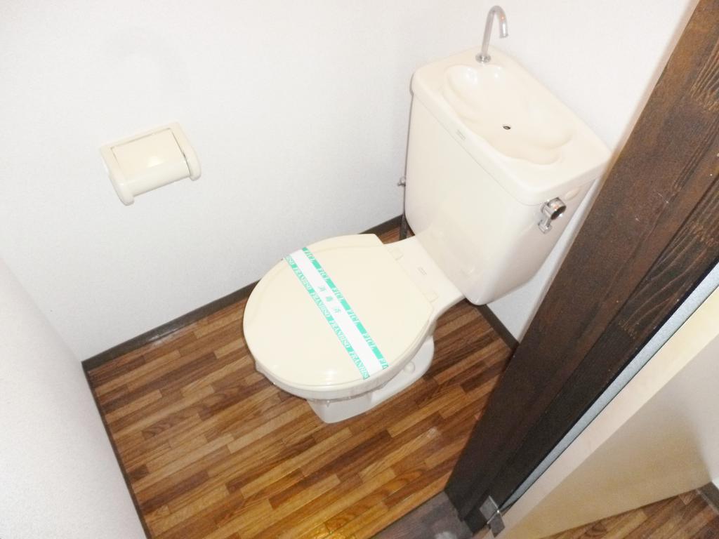 Toilet. Actual and different case because it is the image of the property is there ☆