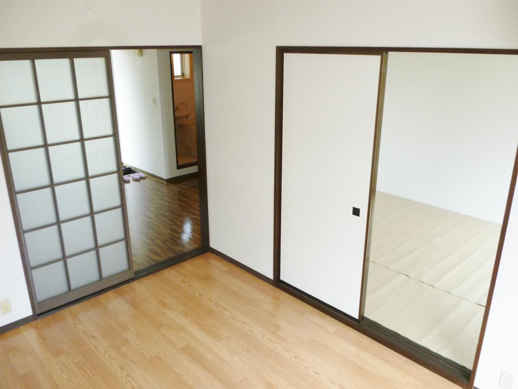 Living and room. Actual and different case because it is the image of the property is there ☆