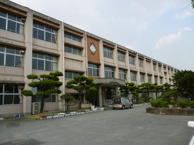 Primary school. 757m to Kurashiki Municipal Chayamachi Elementary School