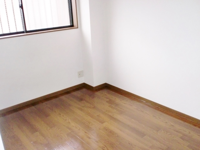 Other room space. North of Western-style rooms (^^ Isuzu