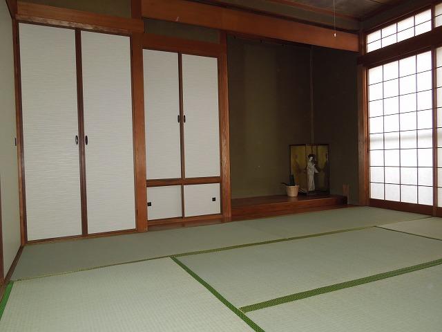 Non-living room. 6 tatami. It is 4.5 tatami Tsuzukiai