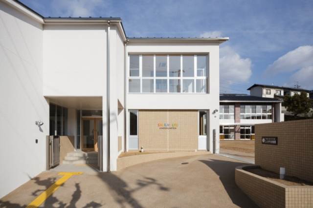 kindergarten ・ Nursery. White lily kindergarten (kindergarten ・ 775m to the nursery)