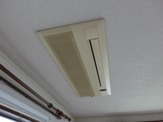 Same specifications photos (Other introspection). Built-in air conditioning