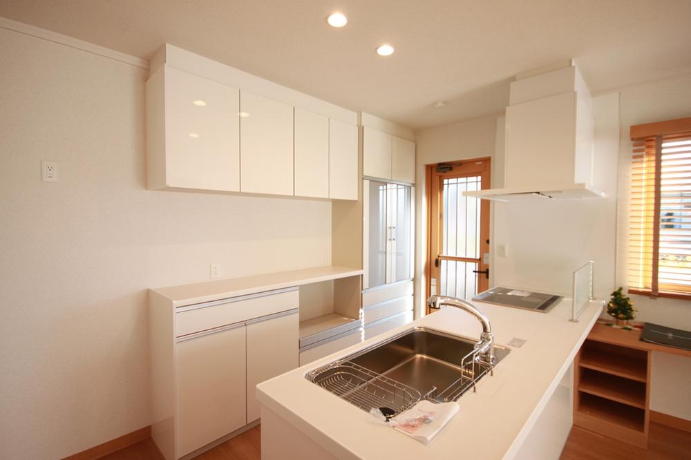 Same specifications photo (kitchen). No. 1 destination