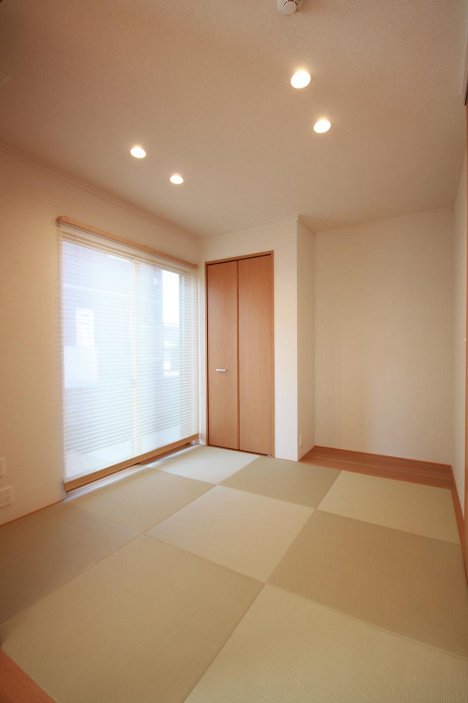 Non-living room. I am glad Japanese-style room and there to the Golon.